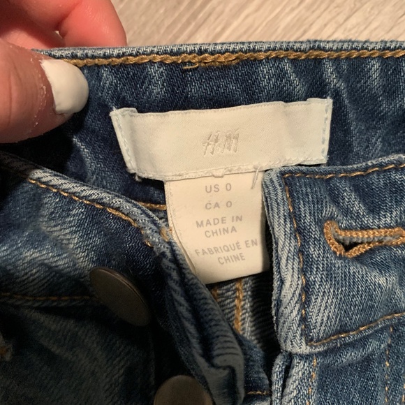 Denim shorts - Picture 2 of 3